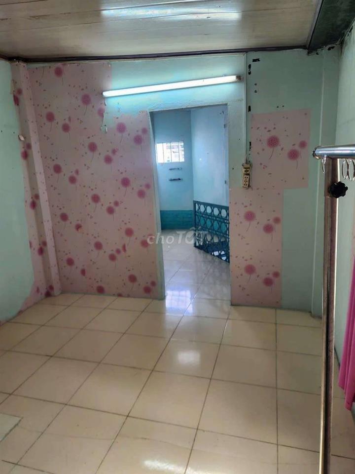 Căn hộ 5.5x4m lầu ST.1pn 1wc. Hẻm 954// Quang Trung p8 gv
