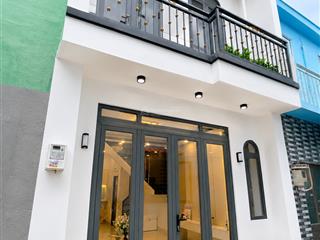 Chính chủ cần bán nhà mới toanh cách xe hơi vài bước chân