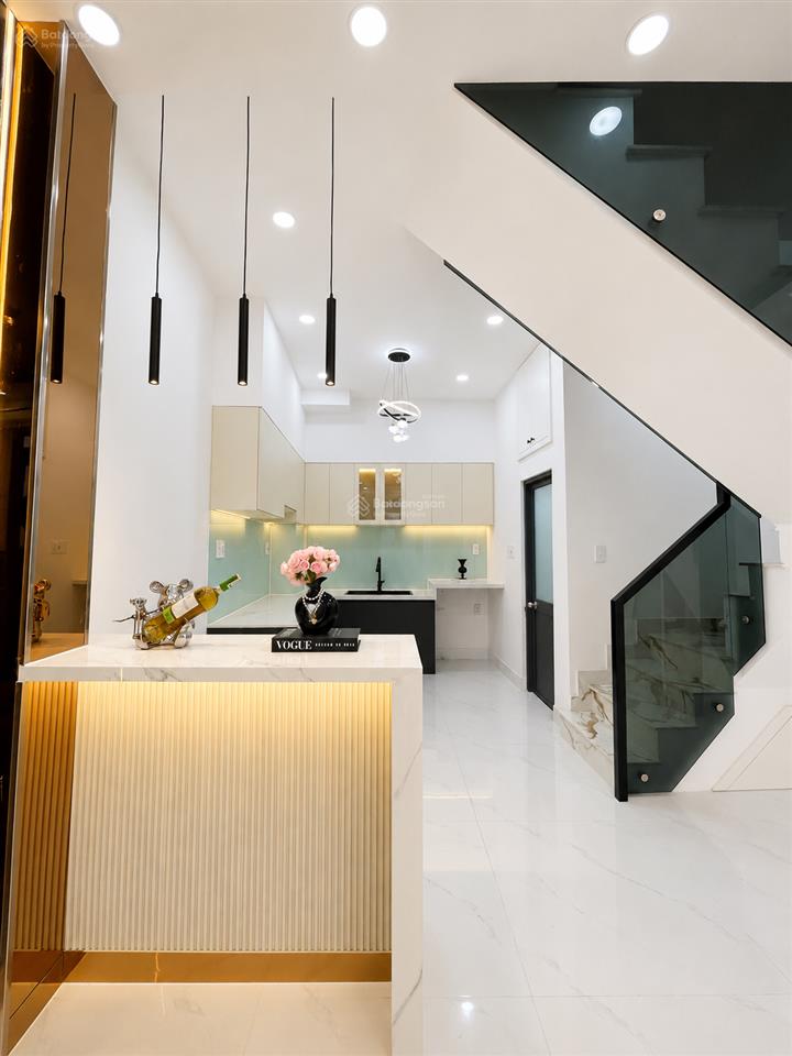 Chính chủ cần bán nhà mới toanh cách xe hơi vài bước chân