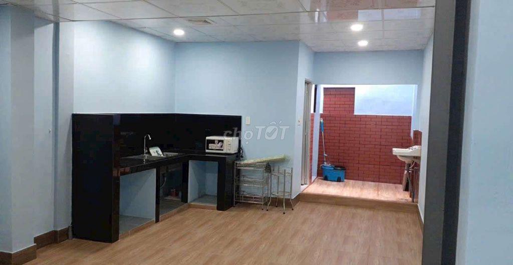 cần bán gấp nhà trung tâm thủ dầu một cách bến xe binh dương 800m