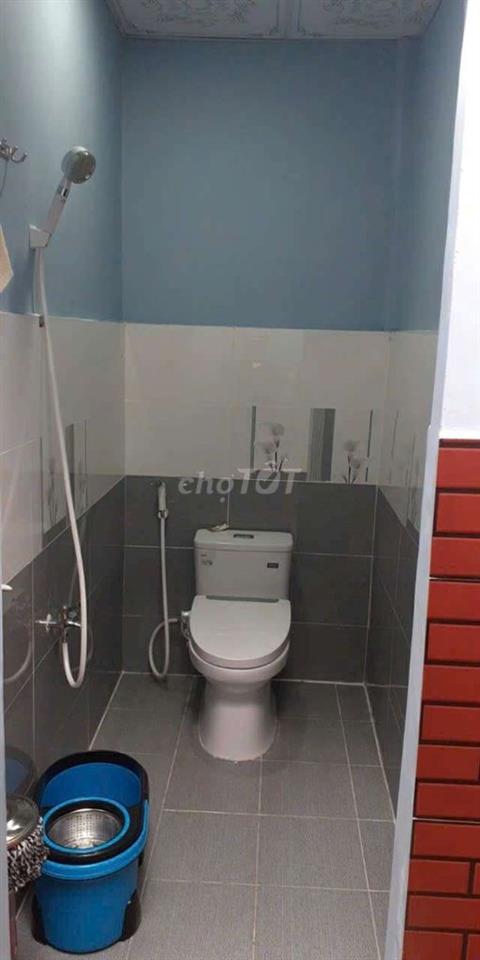 cần bán gấp nhà trung tâm thủ dầu một cách bến xe binh dương 800m