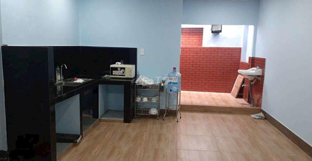 cần bán gấp nhà trung tâm thủ dầu một cách bến xe binh dương 800m