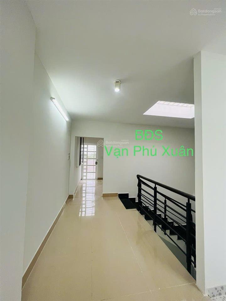 Cho thuê nhà kdc cotec phú xuân, 1 trệt, 2 lầu, st dt 107.5m2 đg 20mgiá 15tr/tháng. 0902 714 ***