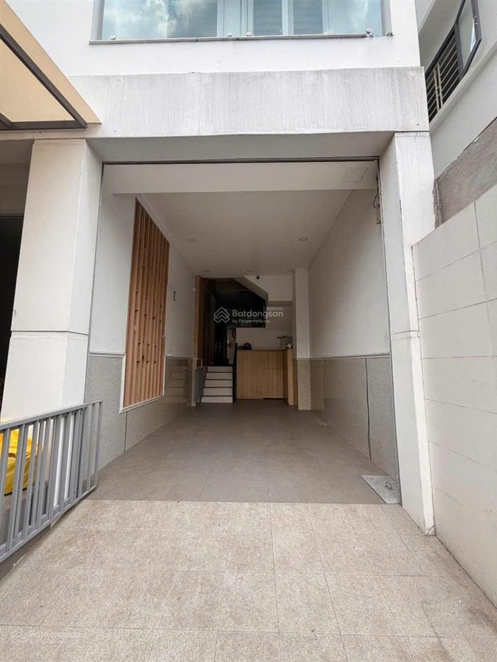 Kdc vạn hưng phú, phú xuân nhà 1 trệt, 2 lầu st dt 112m2 sổ riêng giá 10,5 tỷ.  0902 714 ***