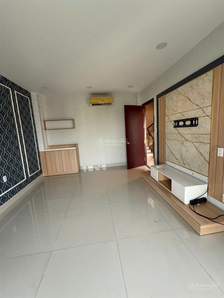 Kdc vạn hưng phú, phú xuân nhà 1 trệt, 2 lầu st dt 112m2 sổ riêng giá 10,5 tỷ.  0902 714 ***