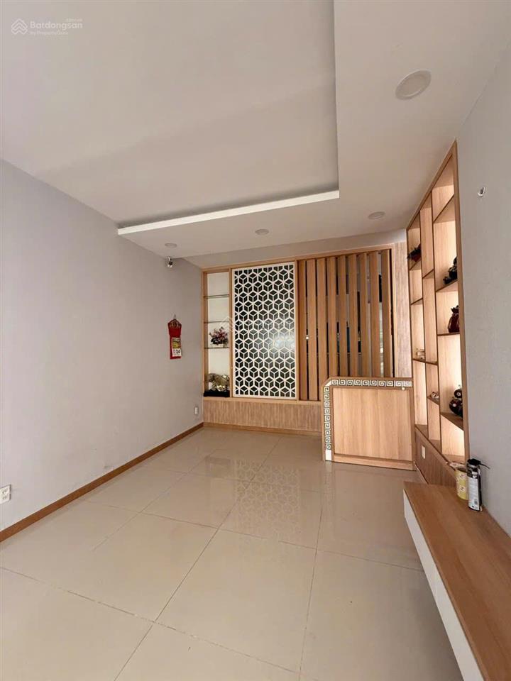 Kdc vạn hưng phú, phú xuân nhà 1 trệt, 2 lầu st dt 112m2 sổ riêng giá 10,5 tỷ.  0902 714 ***