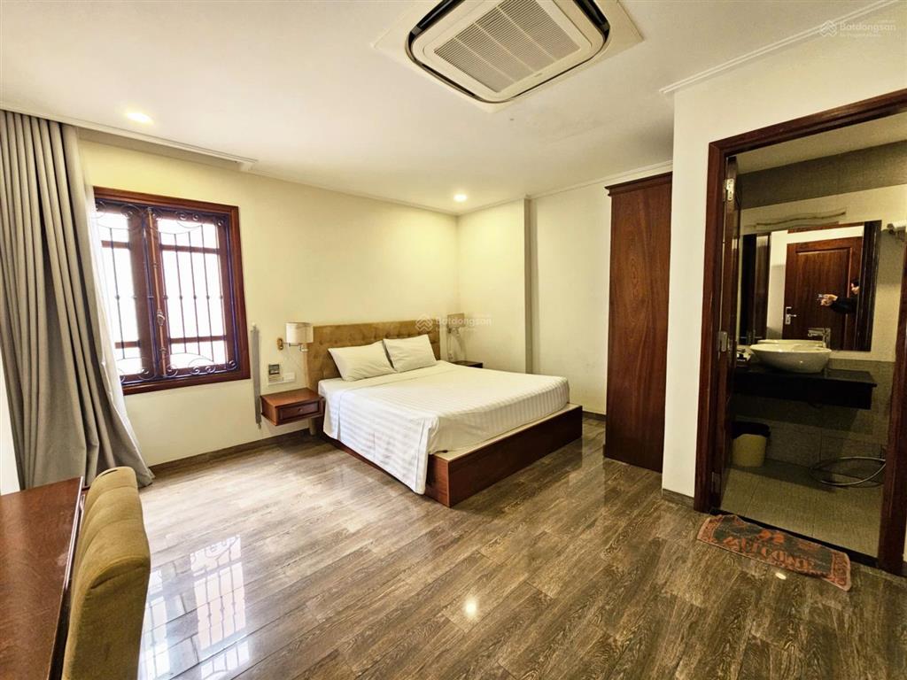 Bán khách sạn dạng apartment ngay tại hẻm ô tô hùng vương, nha trang. cách biển 300m
