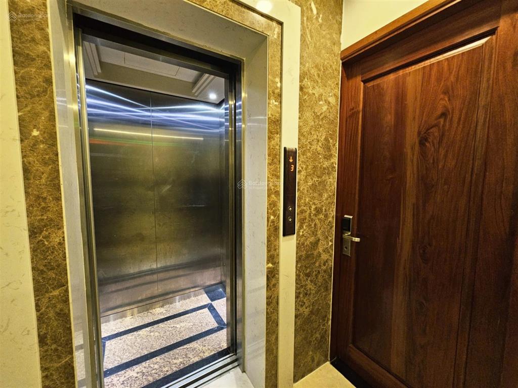 Bán khách sạn dạng apartment ngay tại hẻm ô tô hùng vương, nha trang. cách biển 300m