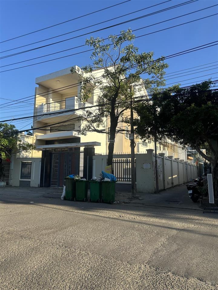 Cho thuê nhà 3 tầng góc đường nguyễn khuyến, nha trang, cách chợ vĩnh hải 800m