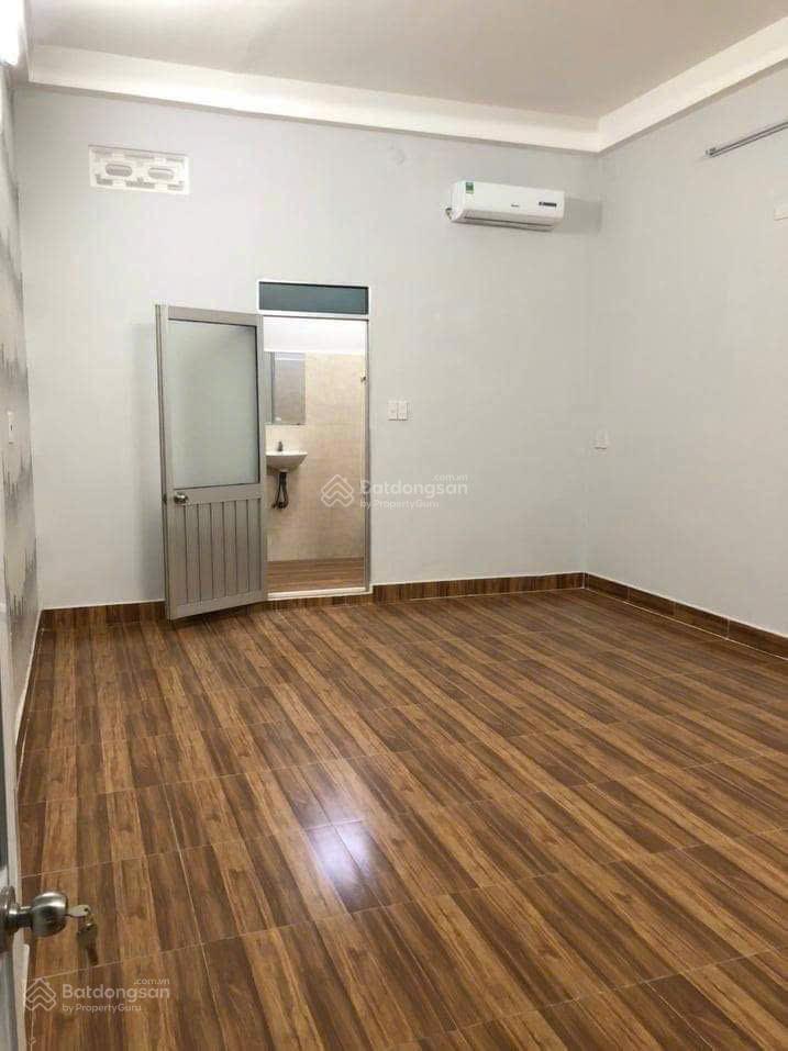 Bán nhà cách bãi tắm hòn chồng chỉ 350m, mặt tiền đường nguyễn đình chiểu tốt hơn thị trường 1 tỷ