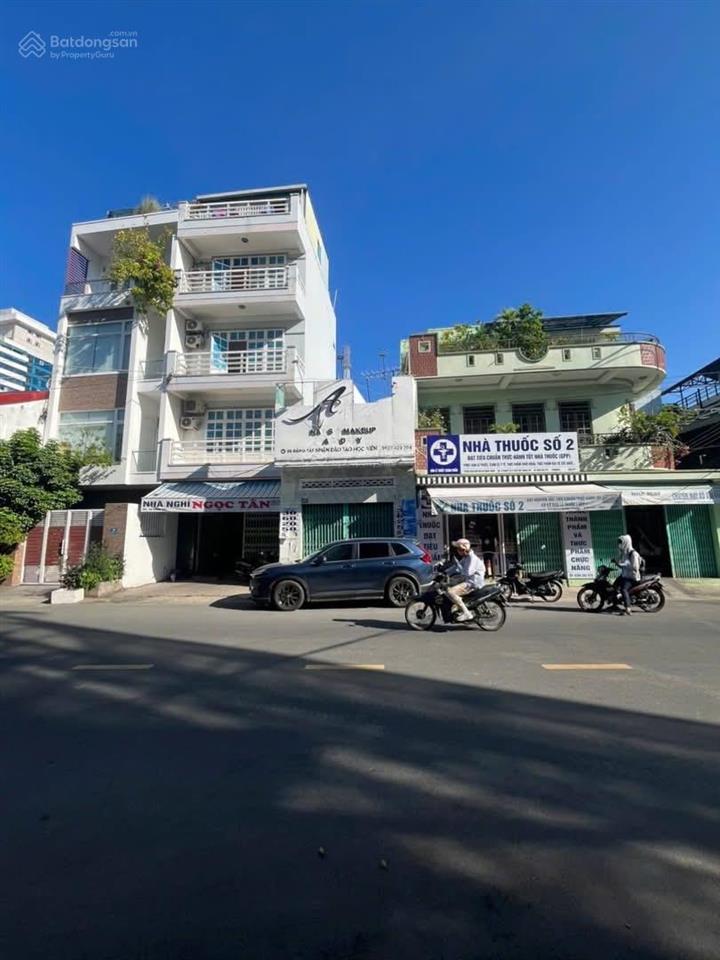 Bán nhà mặt tiền đường đặng tất, nha trang, cách biển hòn chồng chỉ 170m, giá 6,5 tỷ