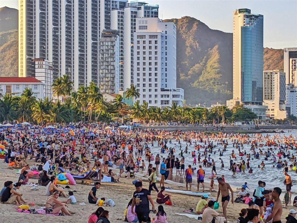 Tổng hợp nhà phố mặt đường củ chi, đặng tất, cạnh biển hòn chồng nha trang