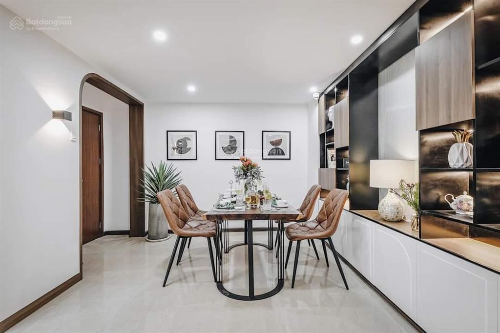 Bán ch nam khang giá tốt khu chỉ 9 tỷ dt 121m2 hai ban công lầu cao view thoáng. vị trí đẹp