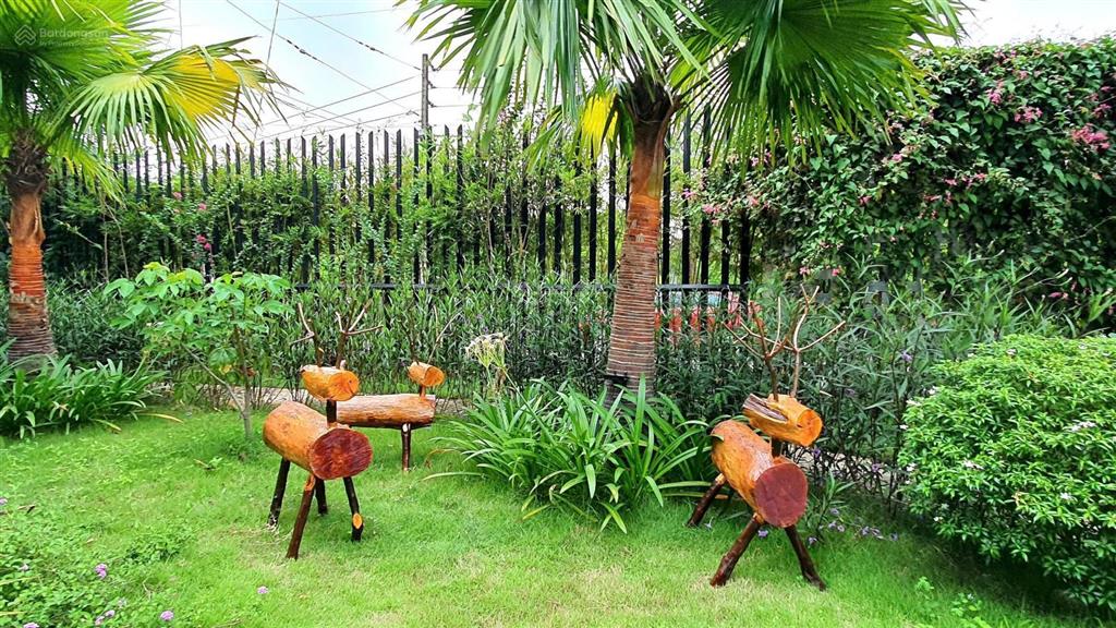 Bán nhà vườn nghỉ dưỡng mặt tiền long chiến, dt741 877m2 full thổ cư