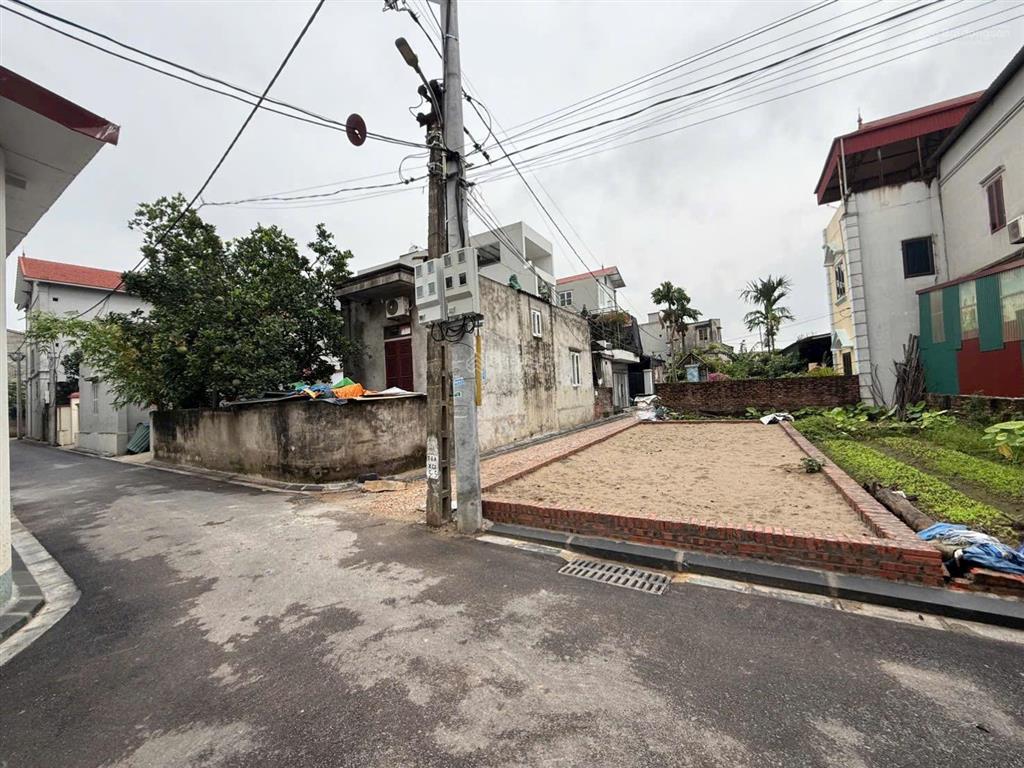 Bán mảnh đất 2 mặt thoáng. vị trí gần chợ thôn xuân canh, xuân canh, đông anh, hà nội. dt 50m2