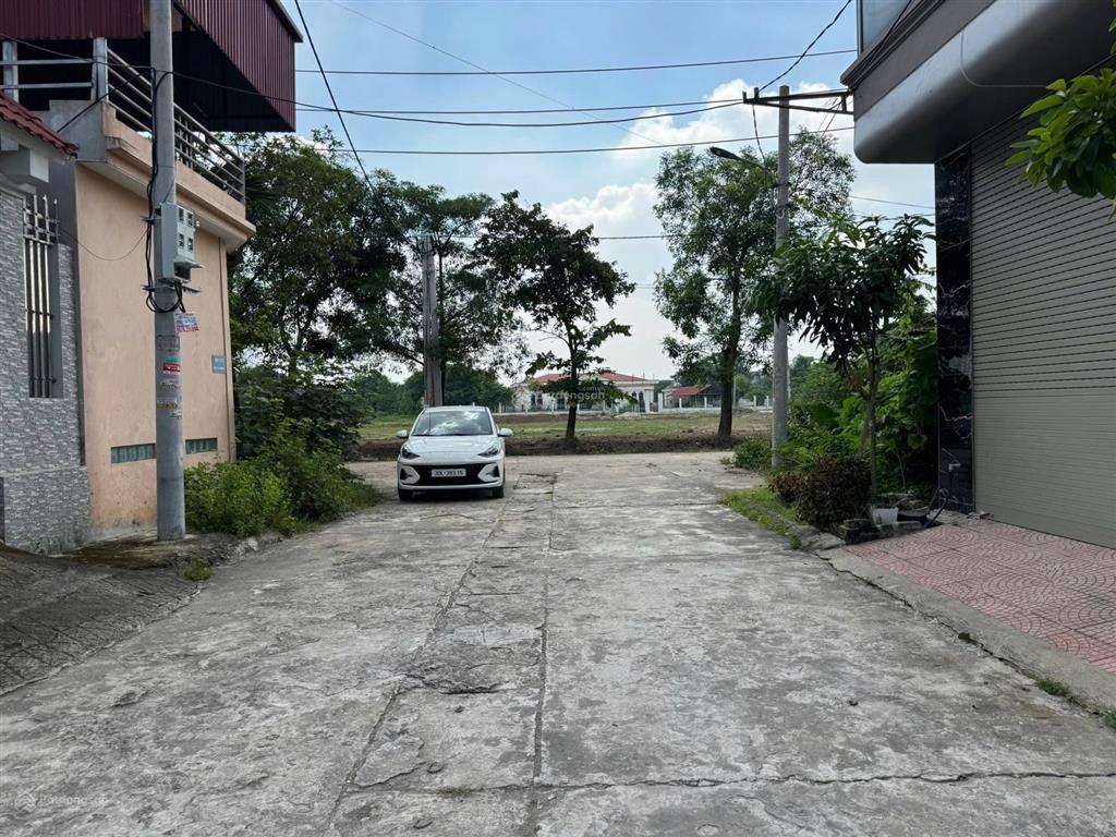 Bán đất giãn dân đông ngàn. ( gần vin cổ loa )
thôn đông ngàn, xã đông anh ( x. đông hội cũ)