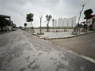 Bán mảnh đất hiếm gần hồ lại đà  tại thôn lại đà, xã đông anh. diện tích 40m
mặt tiền 4.38m