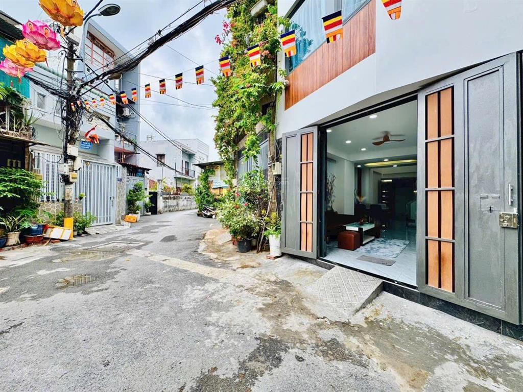 Nhà mới full nội thất đường oto thông trần bá giao