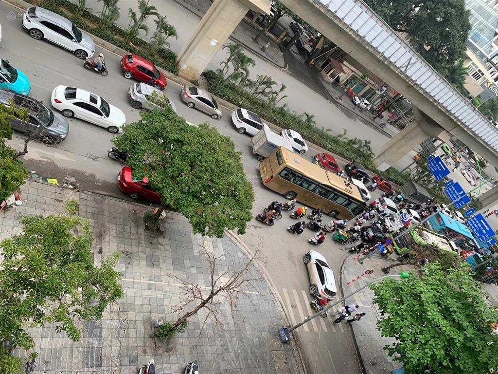 Cho thuê nhà mặt phố, mặt đường 7 quang trung hà đông