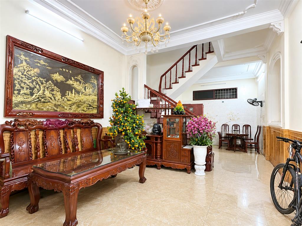 Bán nhà yên lãng đống đa 50m2 5 tầng mặt tiền 4.5m lõi trung tâm nhiều tiện ích giá thương lượng