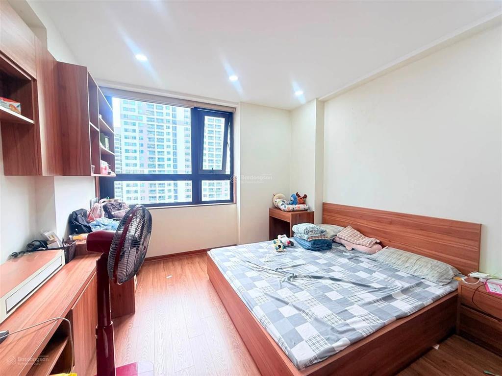 Chính chủ cần bán gấp căn chung cư cao cấp ngoại giao đoàn tây hồ 110m 3n 2vs 10,3 tỷ full nội thất
