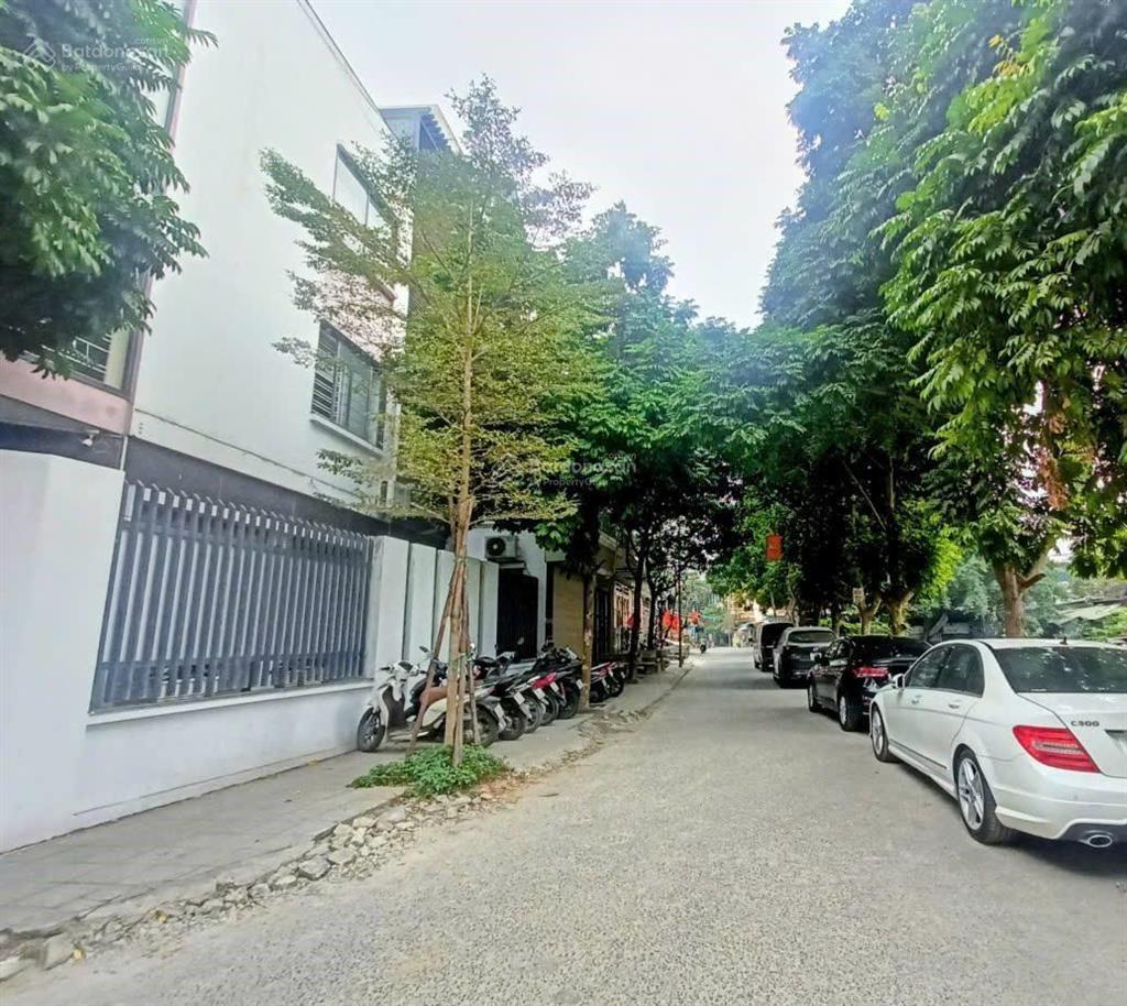 Bán biệt thự làng việt kiều châu âu view hồ lô góc kinh doanh vỉa hè siêu rộng 130m 30 tỷ