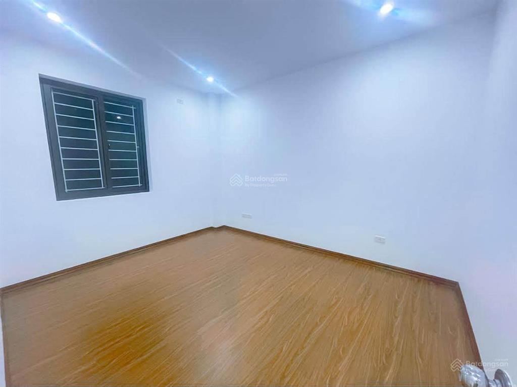 Bán căn hộ chung cư phùng khoang 95m2 3 ngủ 2vs 5,5 tỷ thương lượng