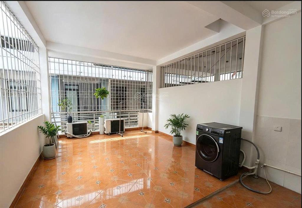 Bán nhà trường chinh thanh xuân 66,7x5txmt4 3 bước ra phố còn mới ở luôn nhỉnh 10 tỷ  0982 685 ***