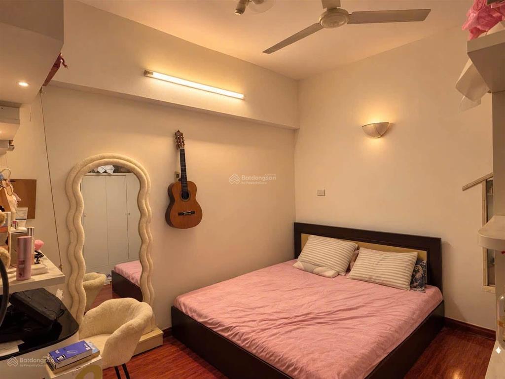 Bán căn góc chung cư nam trung yên cầu giấy 70m² 2 ngủ 2 wc nội thất đẹp ở ngay 4,95 tỷ 0982 685 ***