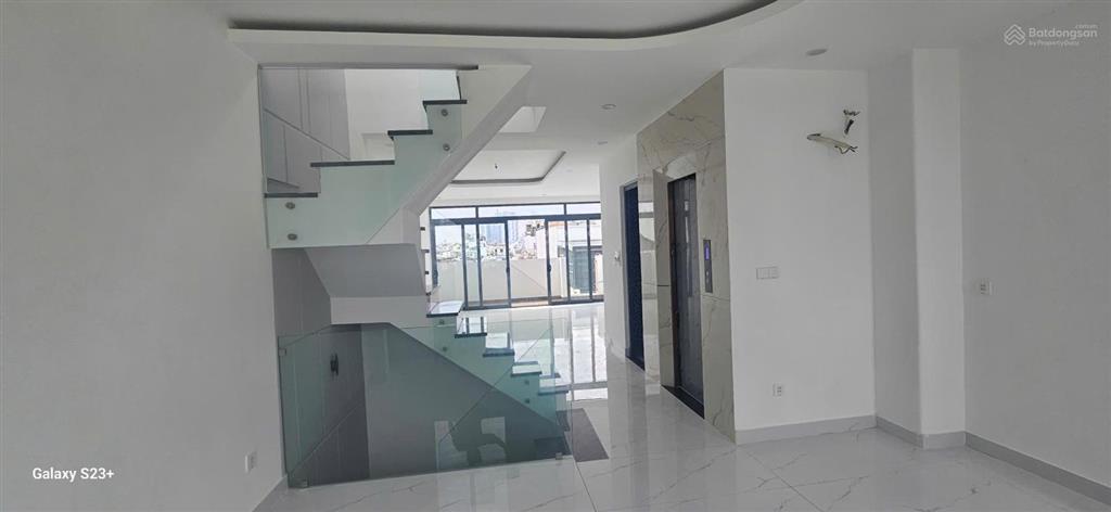 Chính chủ cần bán mặt tiền nhà mới xây dựng 100% đường trần quang diệu, quận 3, tp.hcm
