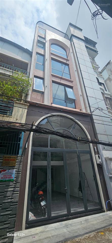 Chính chủ cần bán mặt tiền nhà mới xây dựng 100% đường trần quang diệu, quận 3, tp.hcm