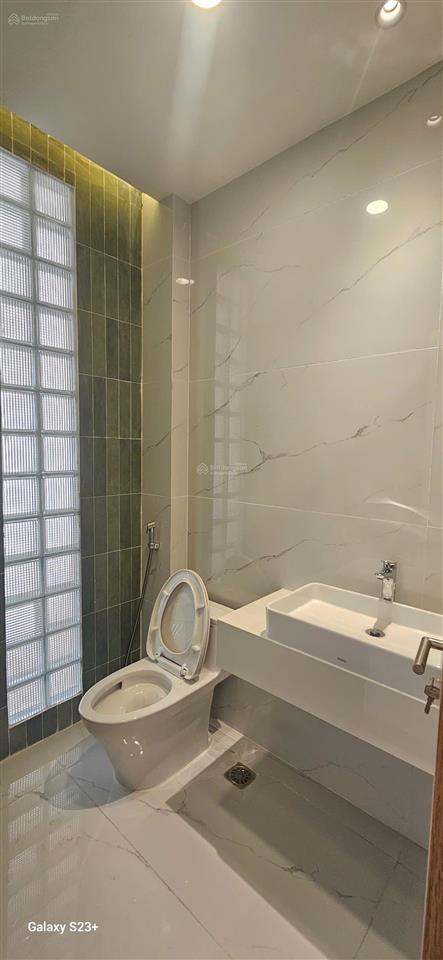 Chính chủ cần bán mặt tiền nhà mới xây dựng 100% đường trần quang diệu, quận 3, tp.hcm