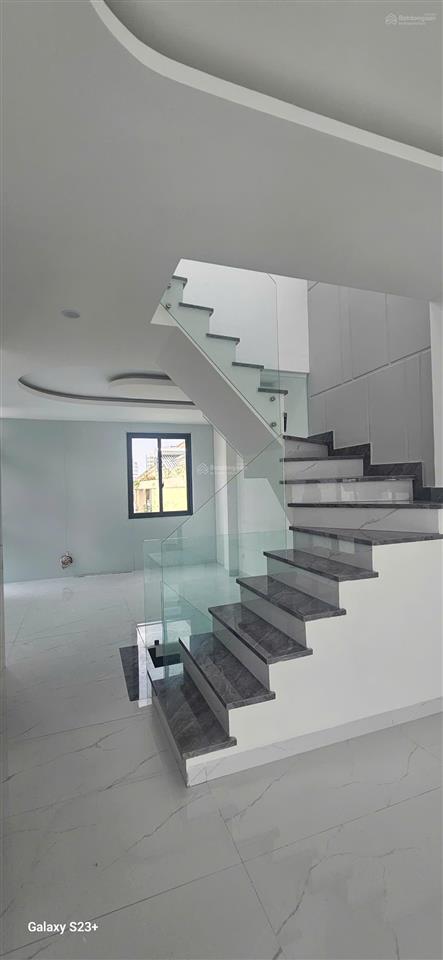 Chính chủ cần bán mặt tiền nhà mới xây dựng 100% đường trần quang diệu, quận 3, tp.hcm