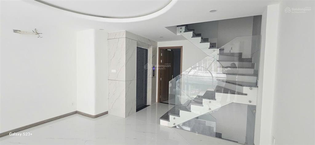 Chính chủ cần bán mặt tiền nhà mới xây dựng 100% đường trần quang diệu, quận 3, tp.hcm