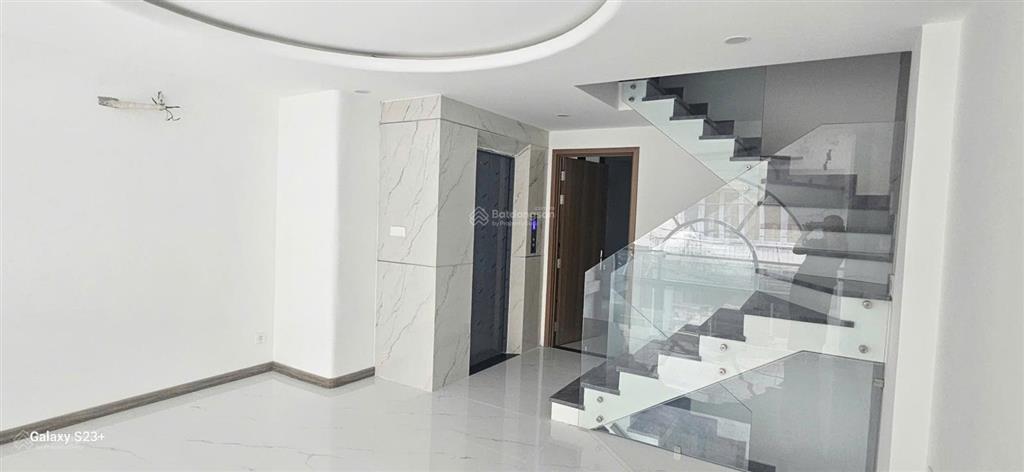 Chính chủ cần bán mặt tiền nhà mới xây dựng 100% đường trần quang diệu, quận 3, tp.hcm