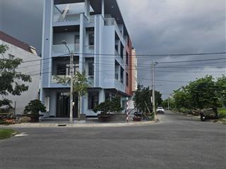 Cho thuê tòa nhà văn phòng mới xây, ngay chợ hưng long, bình chánh