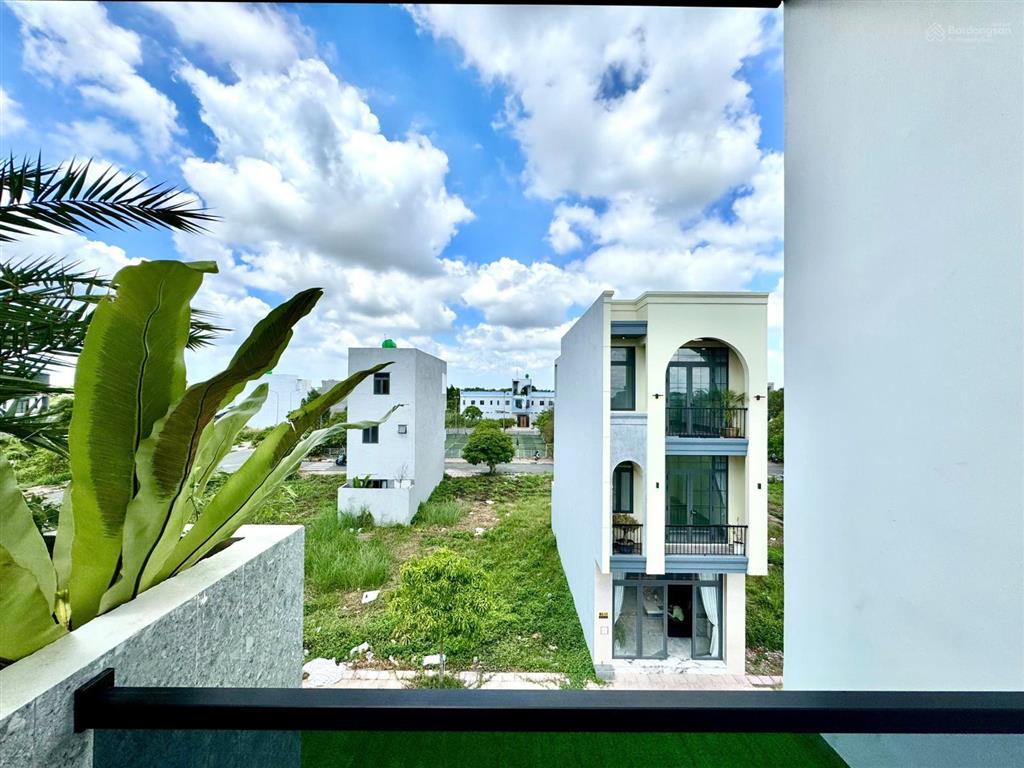 Bán nhà mới đẹp đầy đủ nội thất kdc the sol city, xã phước lý