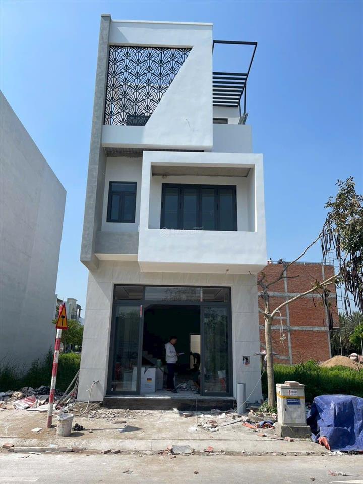 Bán nhà mới vào ở ngay khu the sol city