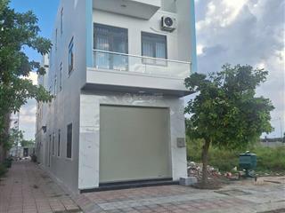 Cho thuê nhà mới 2 mặt tiền đường chính kdc the sol city