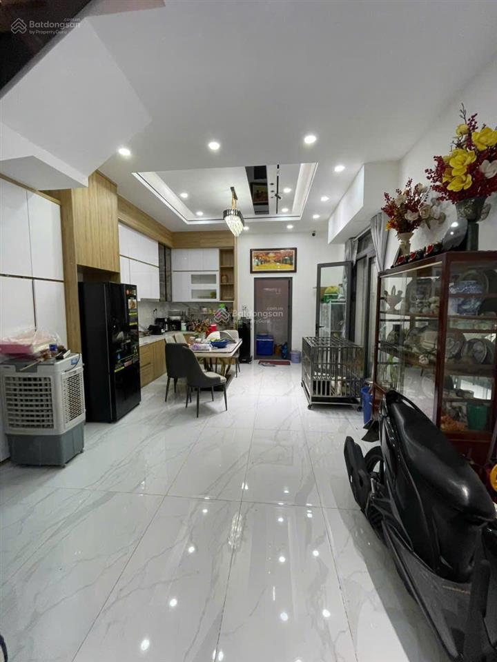 Bán nhà góc 2 mặt tiền kdc the sol city 4,550 tỷ