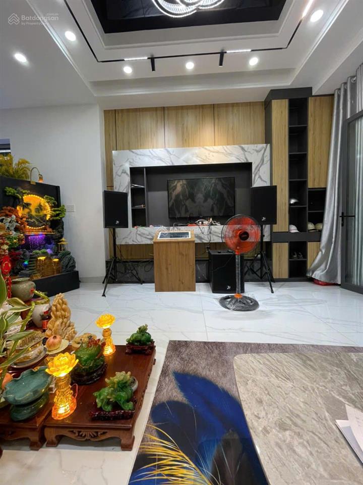 Bán nhà góc 2 mặt tiền kdc the sol city 4,550 tỷ