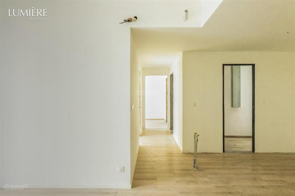 Căn góc 2pn lumiere boulevard 4,57 tỷ | đông nam