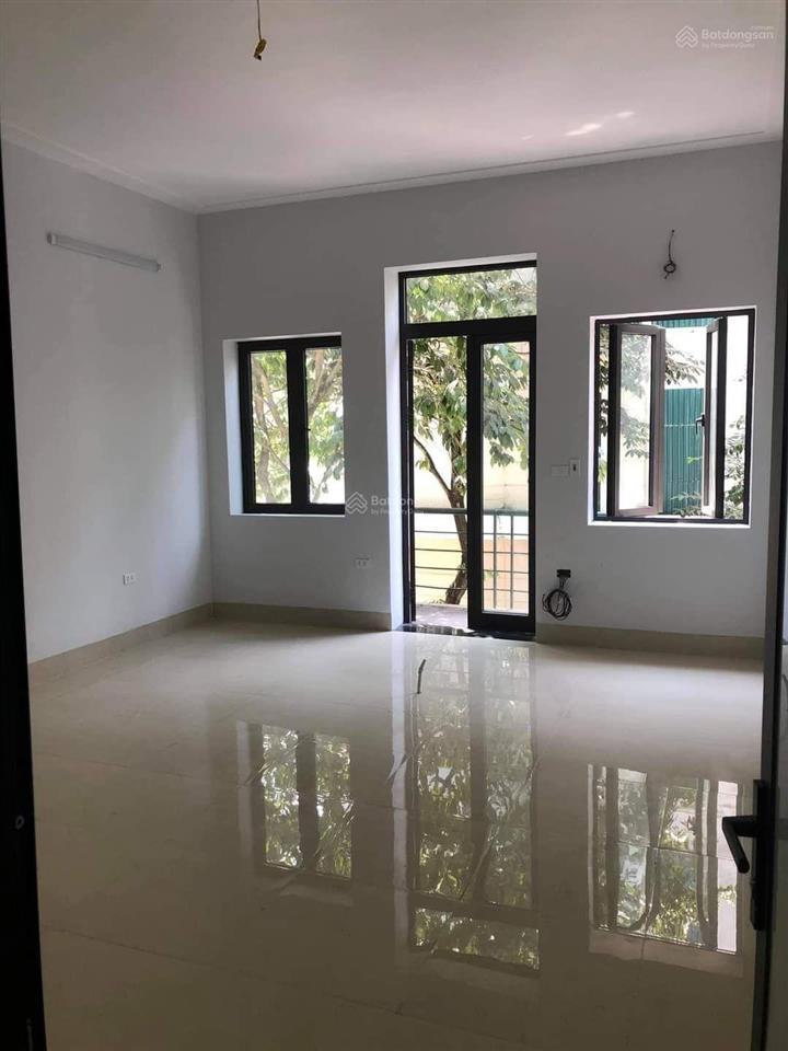 17,9 tỷ  liền kề 100m2  2 mặt đường  hoàn thiện full  hướng đông nam