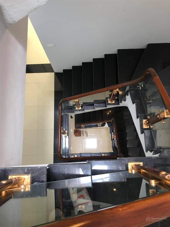 17,9 tỷ  liền kề 100m2  2 mặt đường  hoàn thiện full  hướng đông nam