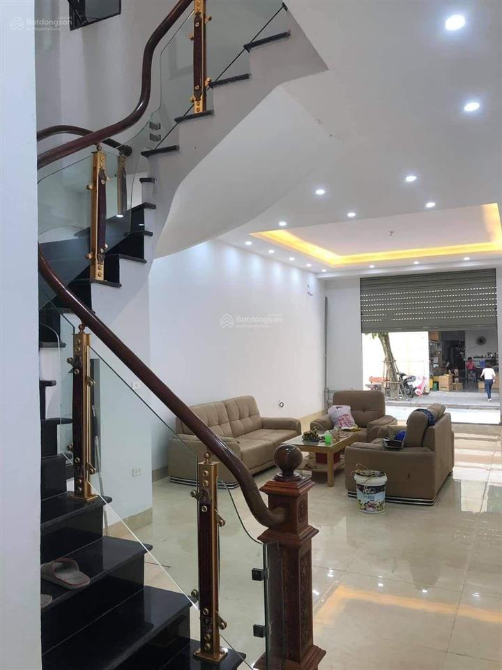 17,9 tỷ  liền kề 100m2  2 mặt đường  hoàn thiện full  hướng đông nam