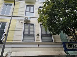 15,9 tỷ  75m2  2 mặt đường  hoàn thiện  có vườn hoa sau nhà