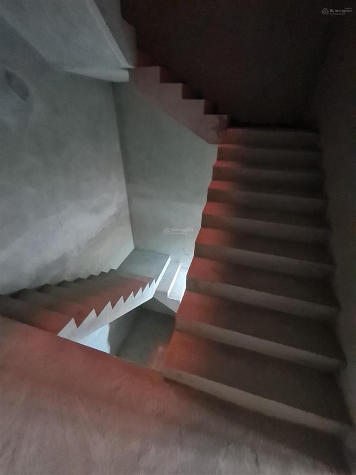 Cho thuê làm kho  văn phòng 100m2 5 tầng  15tr/tháng