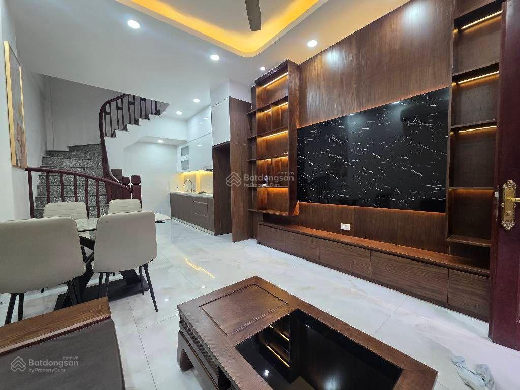Nhà đẹp bát khối  hiếm  ngon  bổ  rẻ  ô tô đỗ cửa, view thoáng, chưa đến 7 đồng