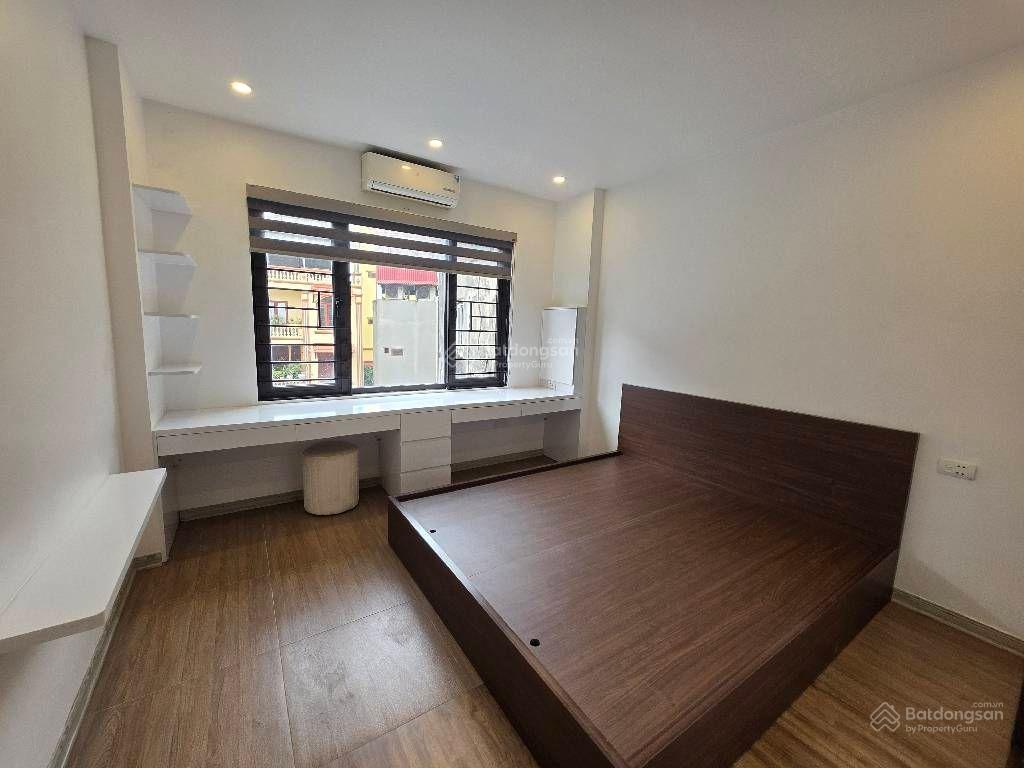 Nhà đẹp bát khối  hiếm  ngon  bổ  rẻ  ô tô đỗ cửa, view thoáng, chưa đến 7 đồng