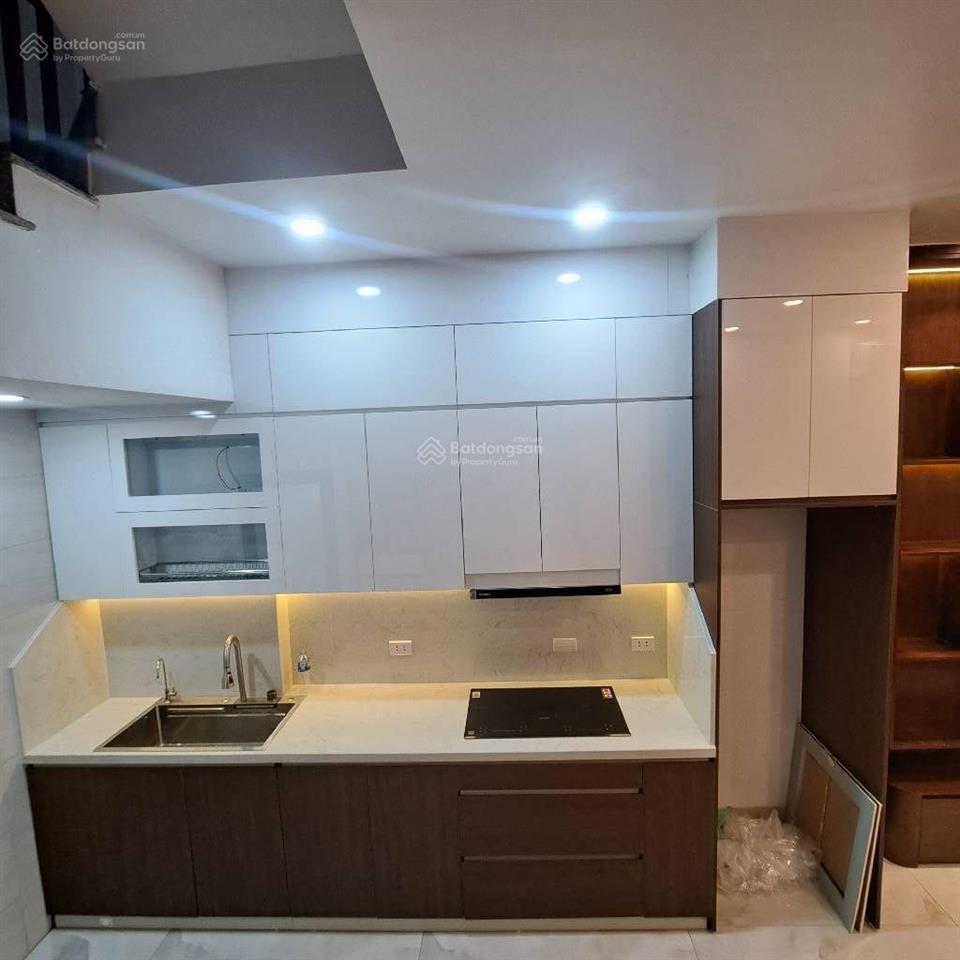 Nhà đẹp bát khối  hiếm  ngon  bổ  rẻ  ô tô đỗ cửa, view thoáng, chưa đến 7 đồng